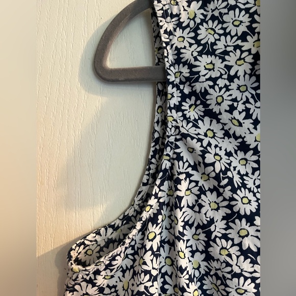 J.Crew Women’s Re-Imagined Sleeveless Floral Button-Up Top Size S | Navy Daisy P - Picture 8 of 13